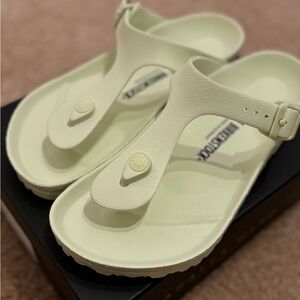NEW! Green Birkenstock Thong Sandals - Size 38 EU (7.5 - 8 US)